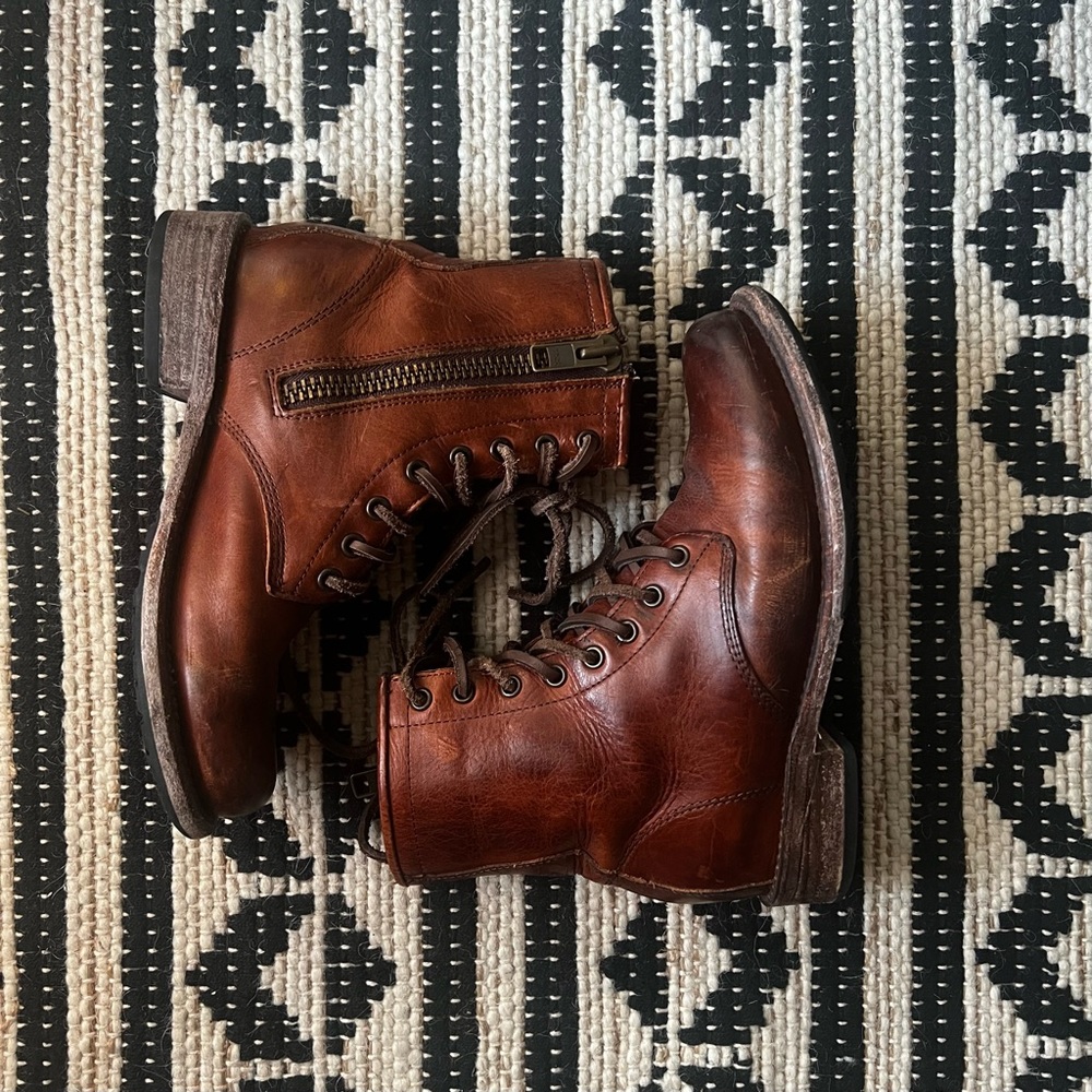 FB - Manchester Boots